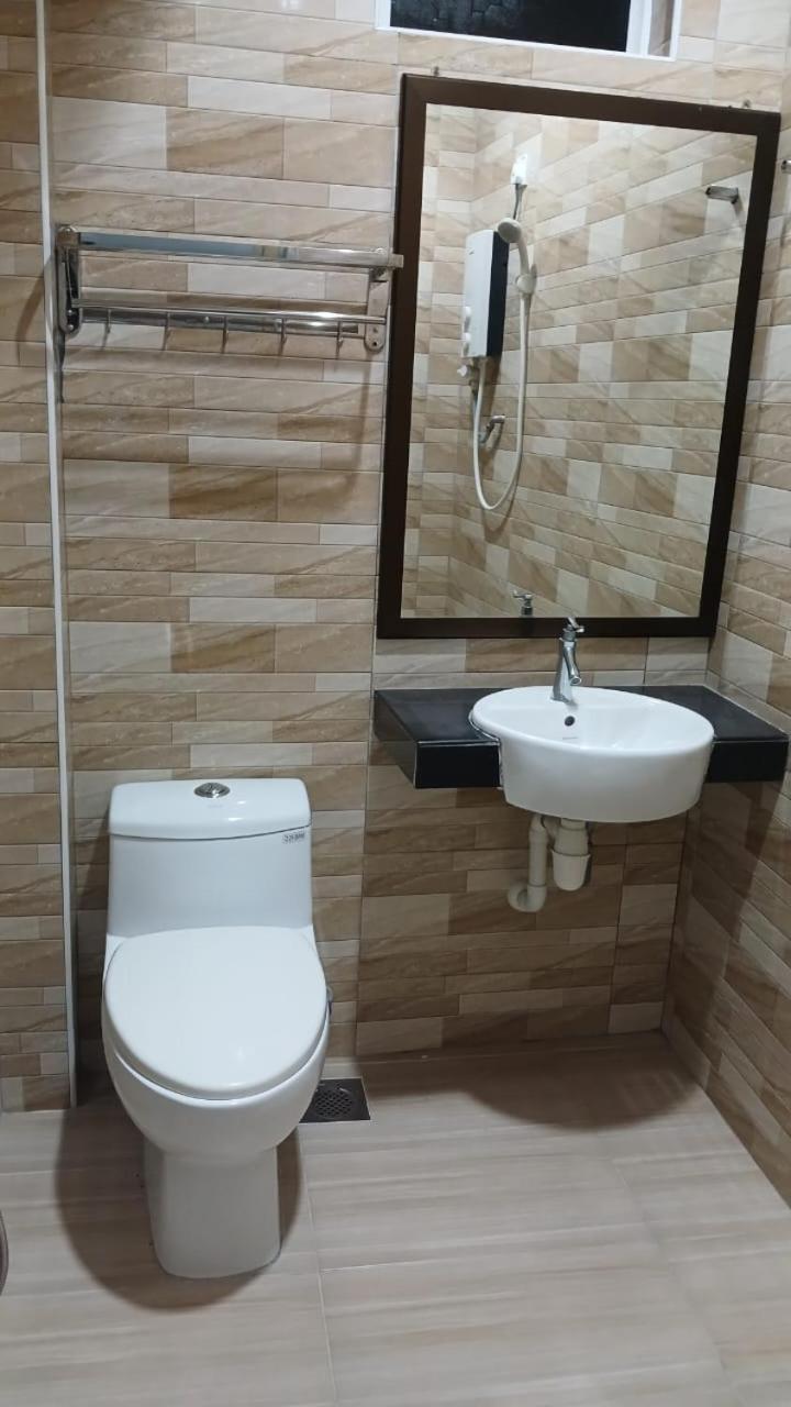 Weng Kong Homestay Slim River Buitenkant foto