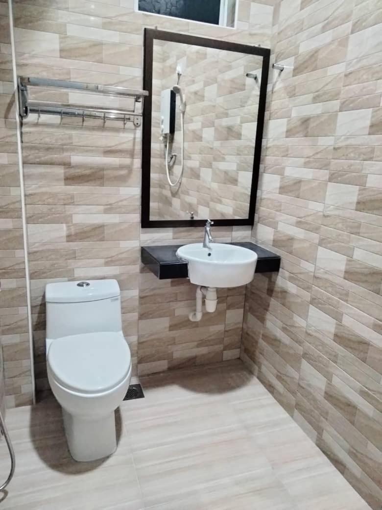 Weng Kong Homestay Slim River Buitenkant foto