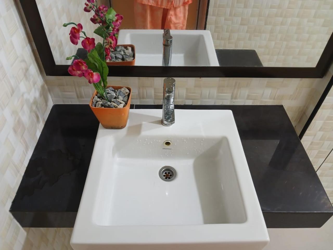 Weng Kong Homestay Slim River Buitenkant foto